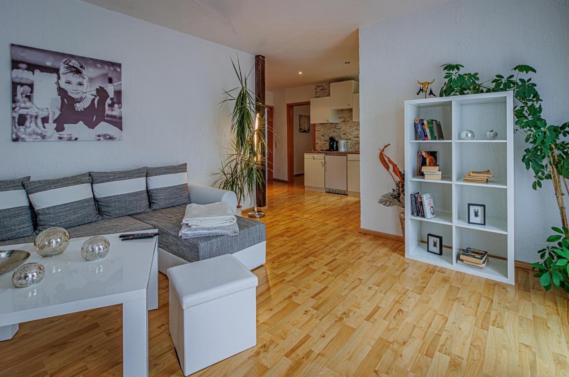 Wohnen Ueber Einem Mediterranen Restaurant,Apartment 2 Oder 3 لبسيا المظهر الخارجي الصورة