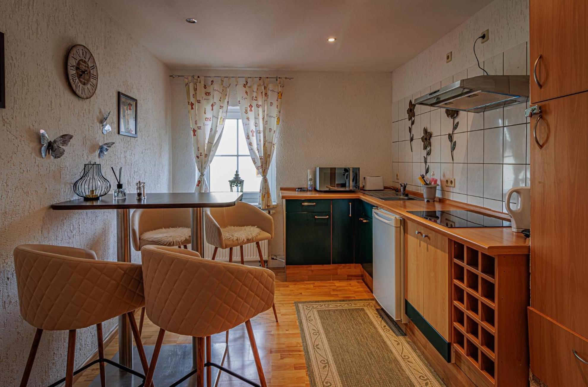 Wohnen Ueber Einem Mediterranen Restaurant,Apartment 2 Oder 3 لبسيا المظهر الخارجي الصورة