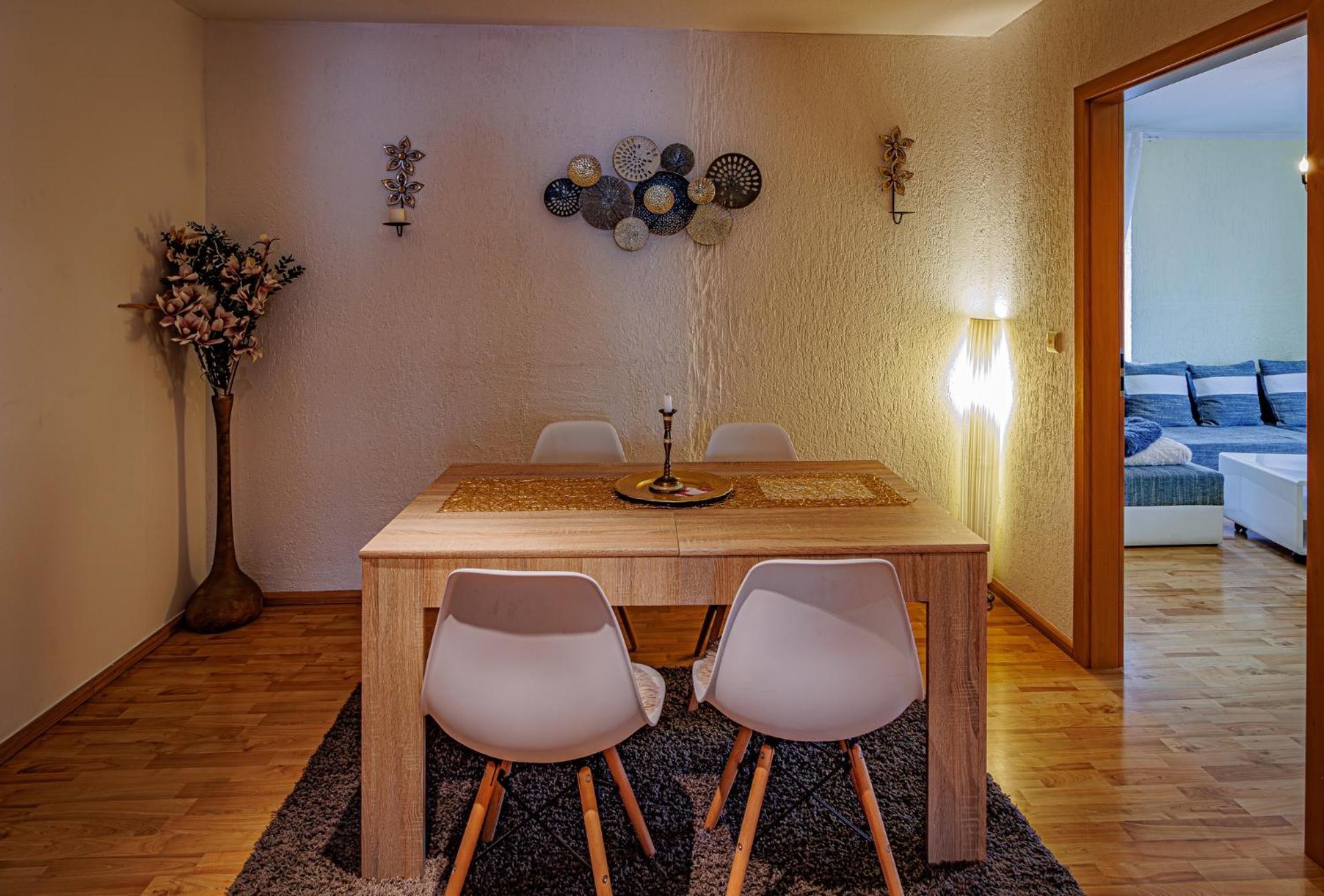 Wohnen Ueber Einem Mediterranen Restaurant,Apartment 2 Oder 3 لبسيا المظهر الخارجي الصورة