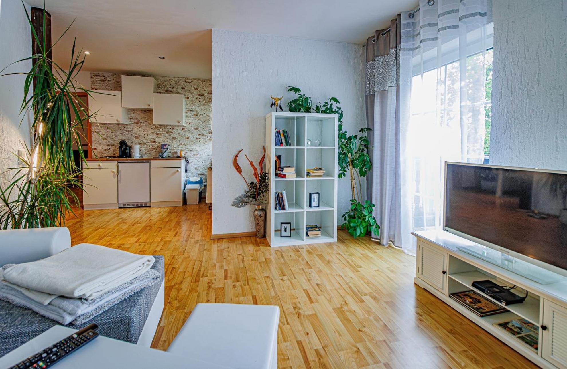 Wohnen Ueber Einem Mediterranen Restaurant,Apartment 2 Oder 3 لبسيا المظهر الخارجي الصورة