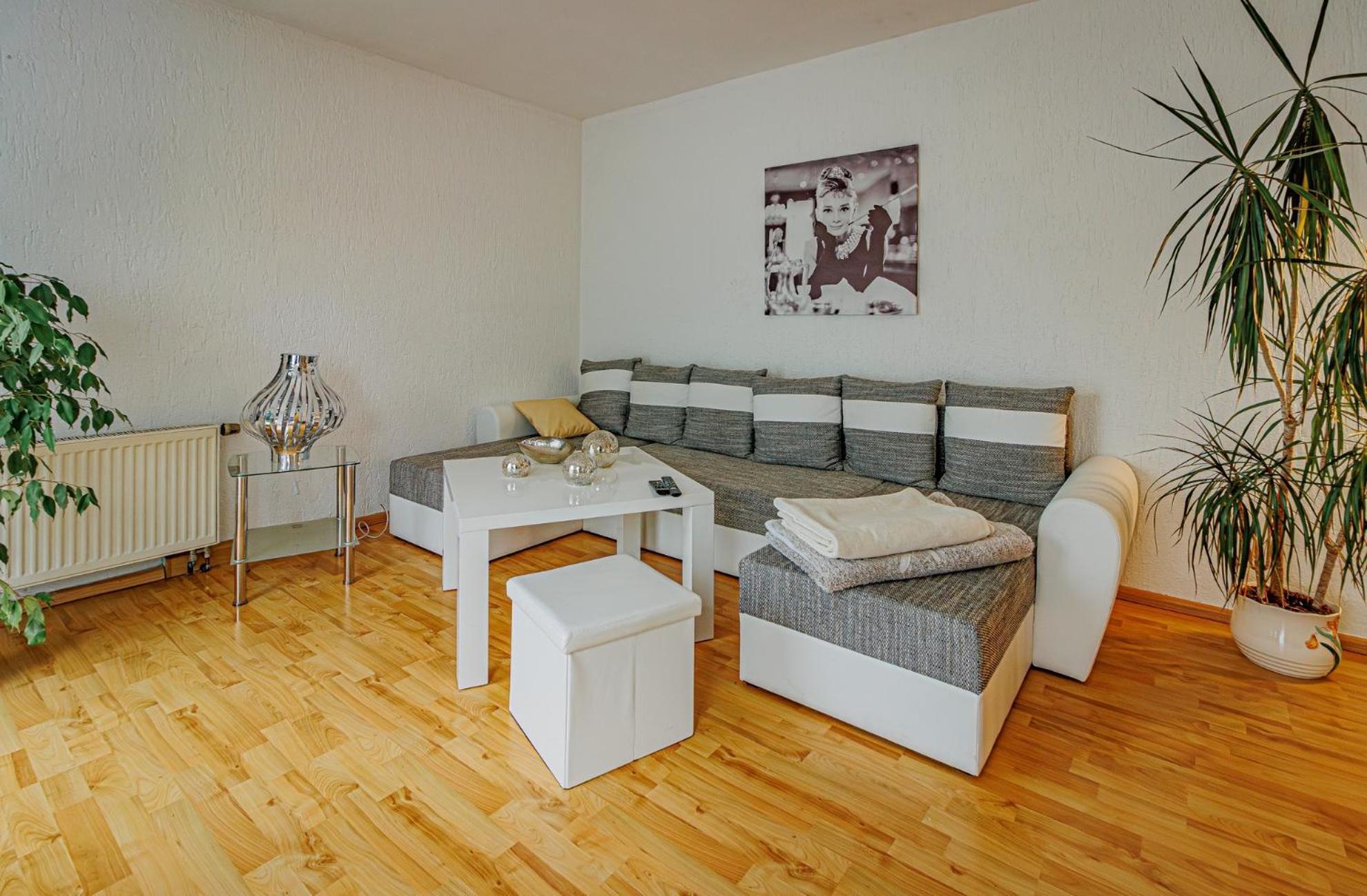 Wohnen Ueber Einem Mediterranen Restaurant,Apartment 2 Oder 3 لبسيا المظهر الخارجي الصورة