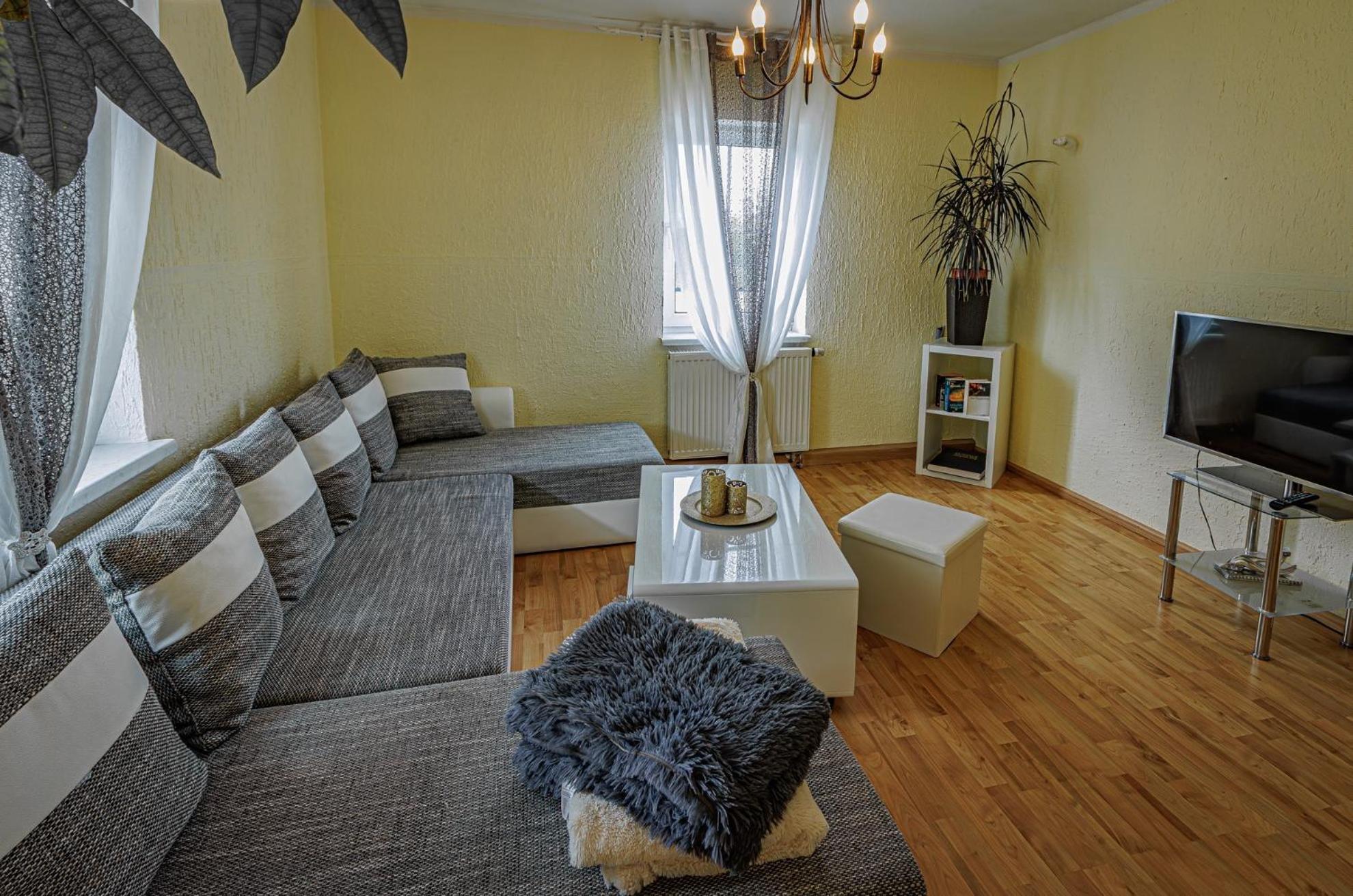 Wohnen Ueber Einem Mediterranen Restaurant,Apartment 2 Oder 3 لبسيا المظهر الخارجي الصورة