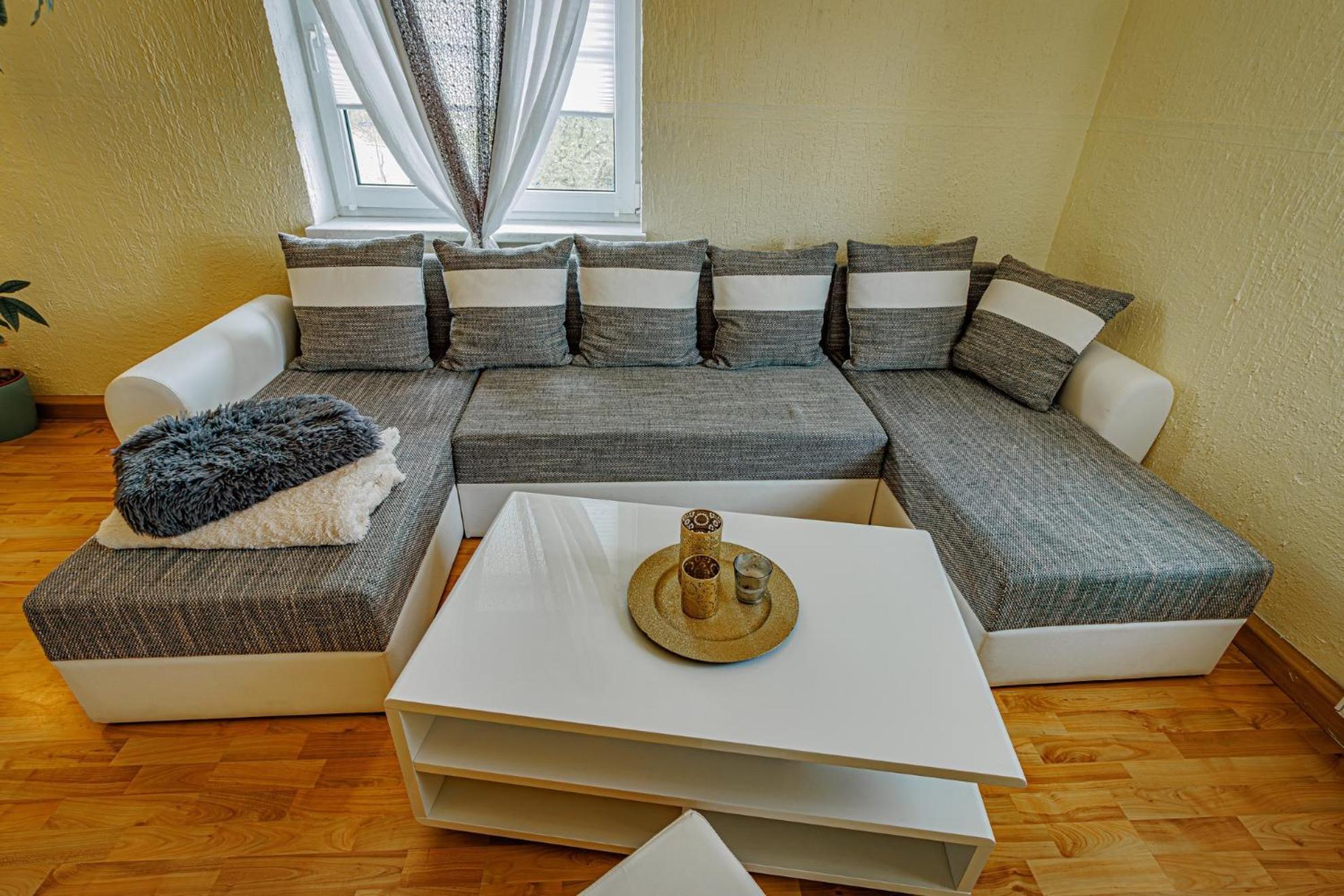 Wohnen Ueber Einem Mediterranen Restaurant,Apartment 2 Oder 3 لبسيا المظهر الخارجي الصورة